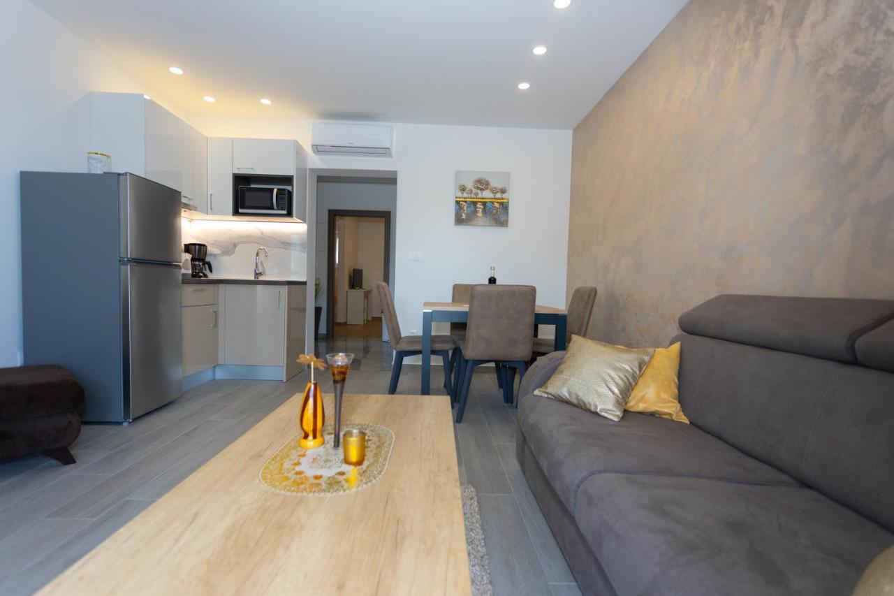 Apartments Vicin Brela Zewnętrze zdjęcie
