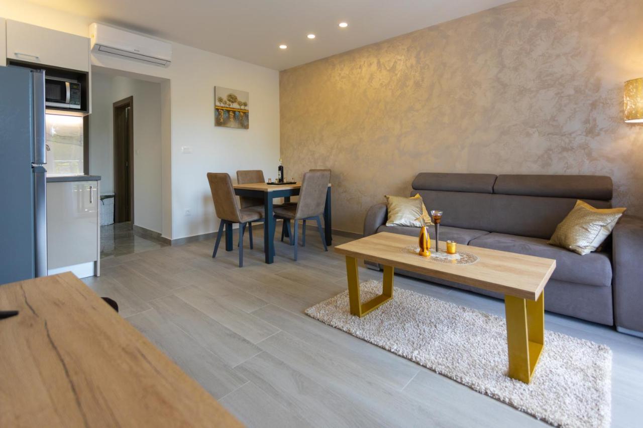 Apartments Vicin Brela Zewnętrze zdjęcie