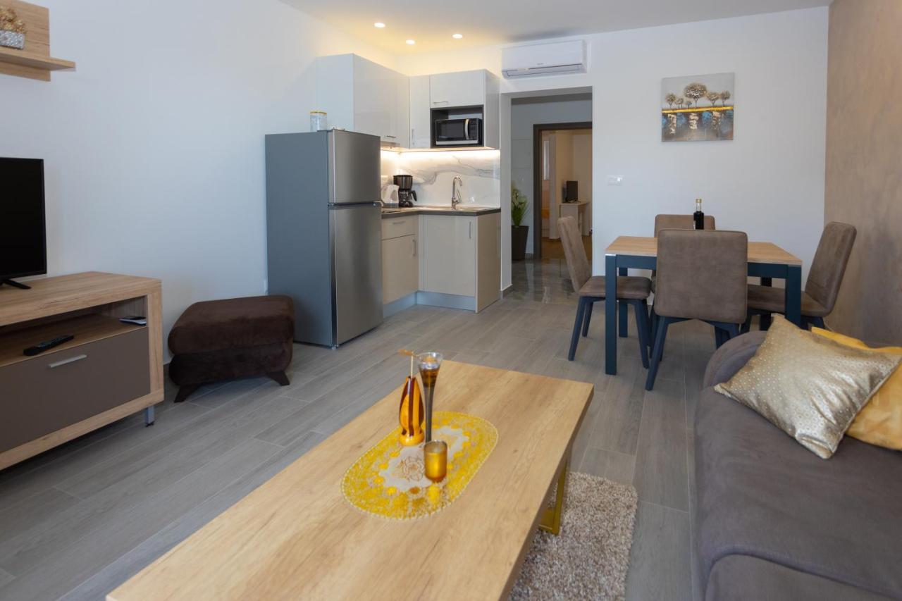 Apartments Vicin Brela Zewnętrze zdjęcie
