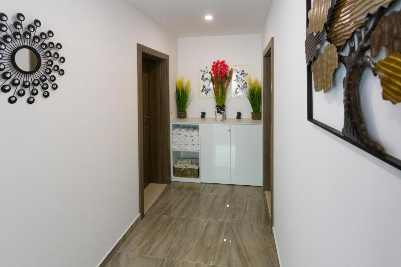 Apartments Vicin Brela Zewnętrze zdjęcie